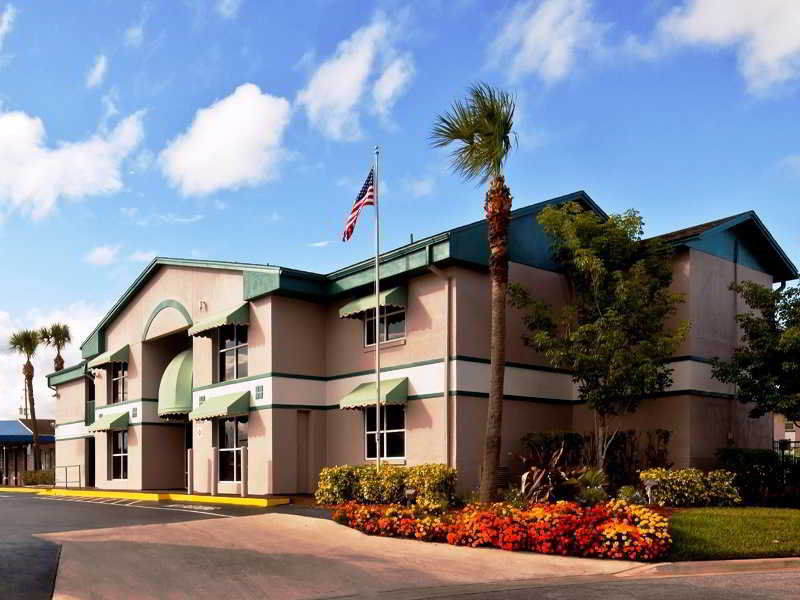 Super 8 By Wyndham Kissimmee Motel Buitenkant foto