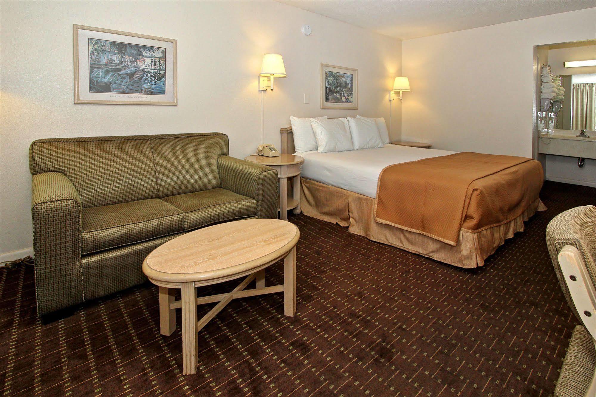 Super 8 By Wyndham Kissimmee Motel Buitenkant foto