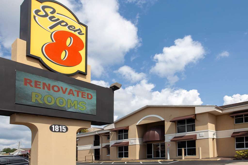 Super 8 By Wyndham Kissimmee Motel Buitenkant foto